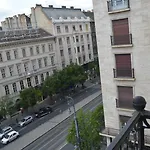 Pulse Jackquaters Budapest