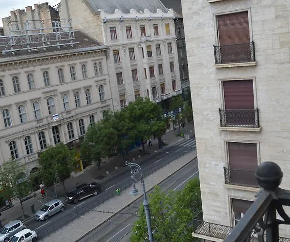 Pulse Jackquaters בודפשט